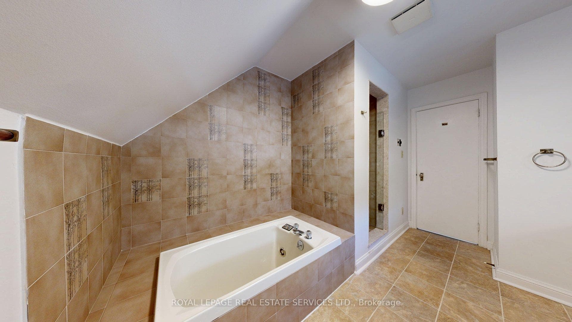 31 Burnhamthorpe Park Boulevard, Toronto, ON M9A 1H8, Toronto W08 — photo 1