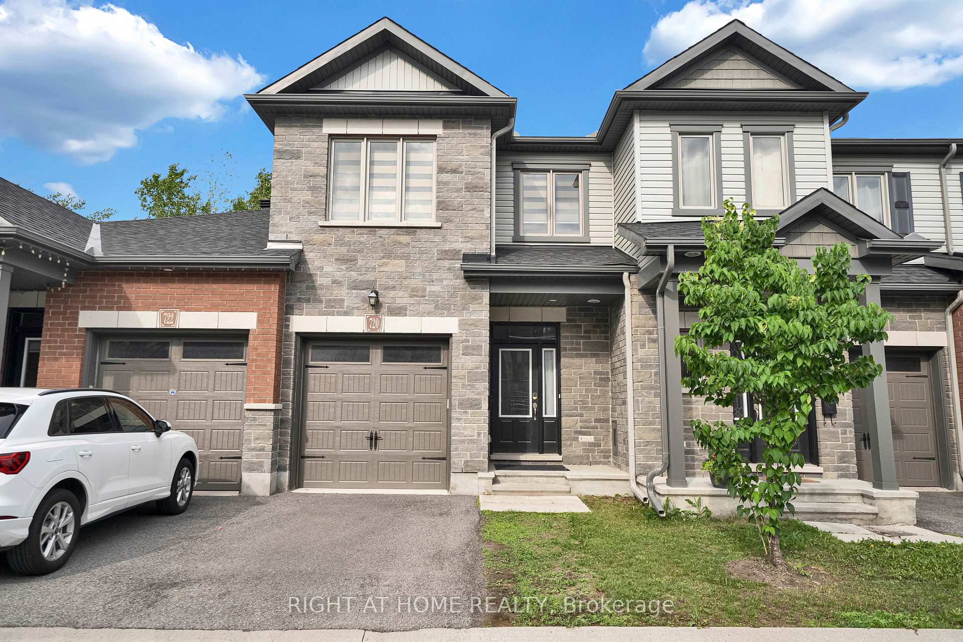 720 Dearborn, Blossom Park - Airport and Area, ON K1T 0W4, Blossom Park - Airport and Area — photo 1