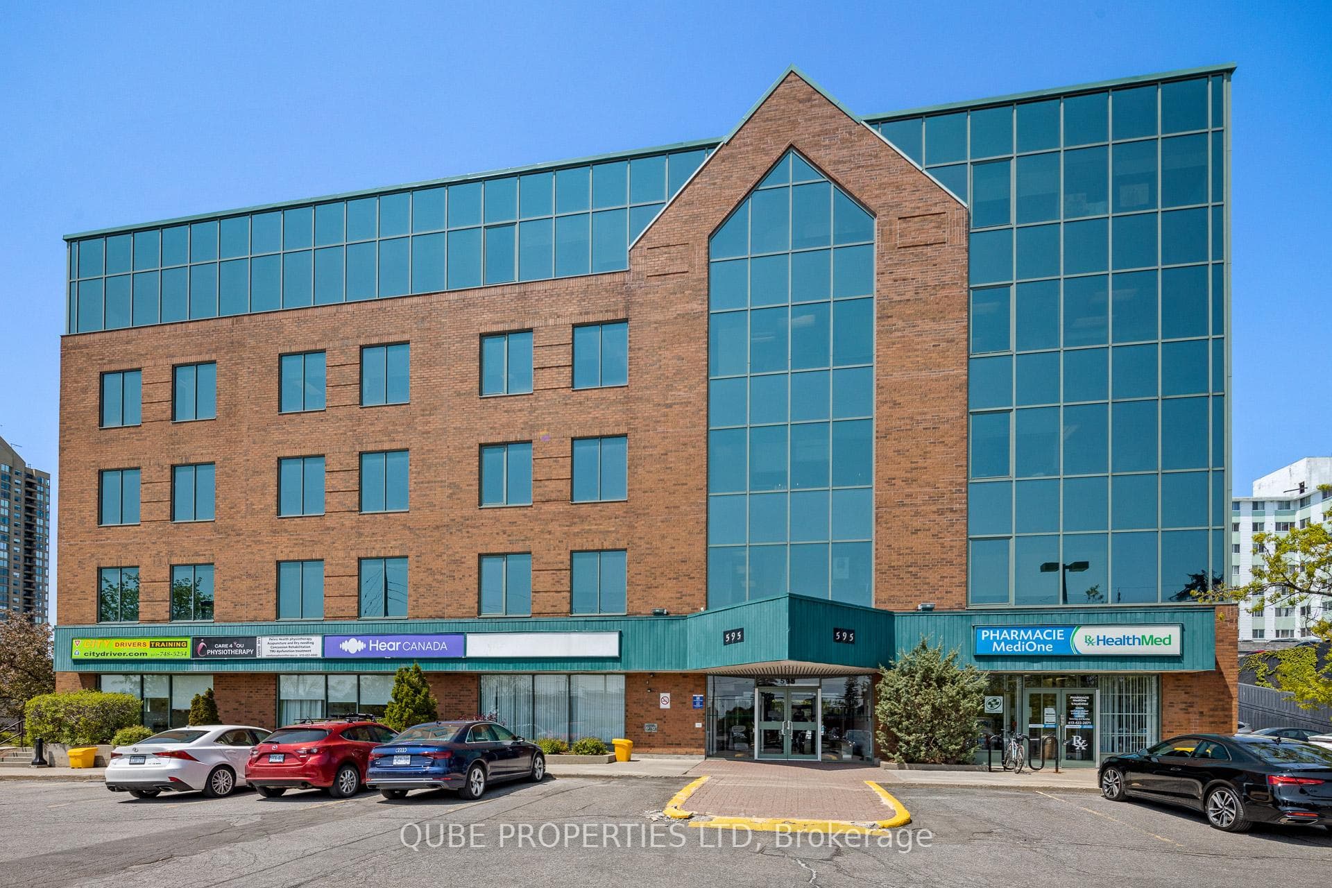 595 Montreal Road 405, Manor Park - Cardinal Glen and Area, ON K1K 4L2, Manor Park - Cardinal Glen and Area — photo 1