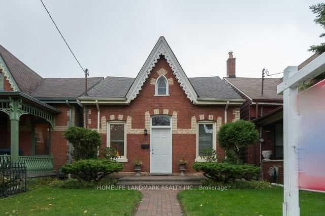 231 Clinton Street, Toronto, ON M6G 2Y4