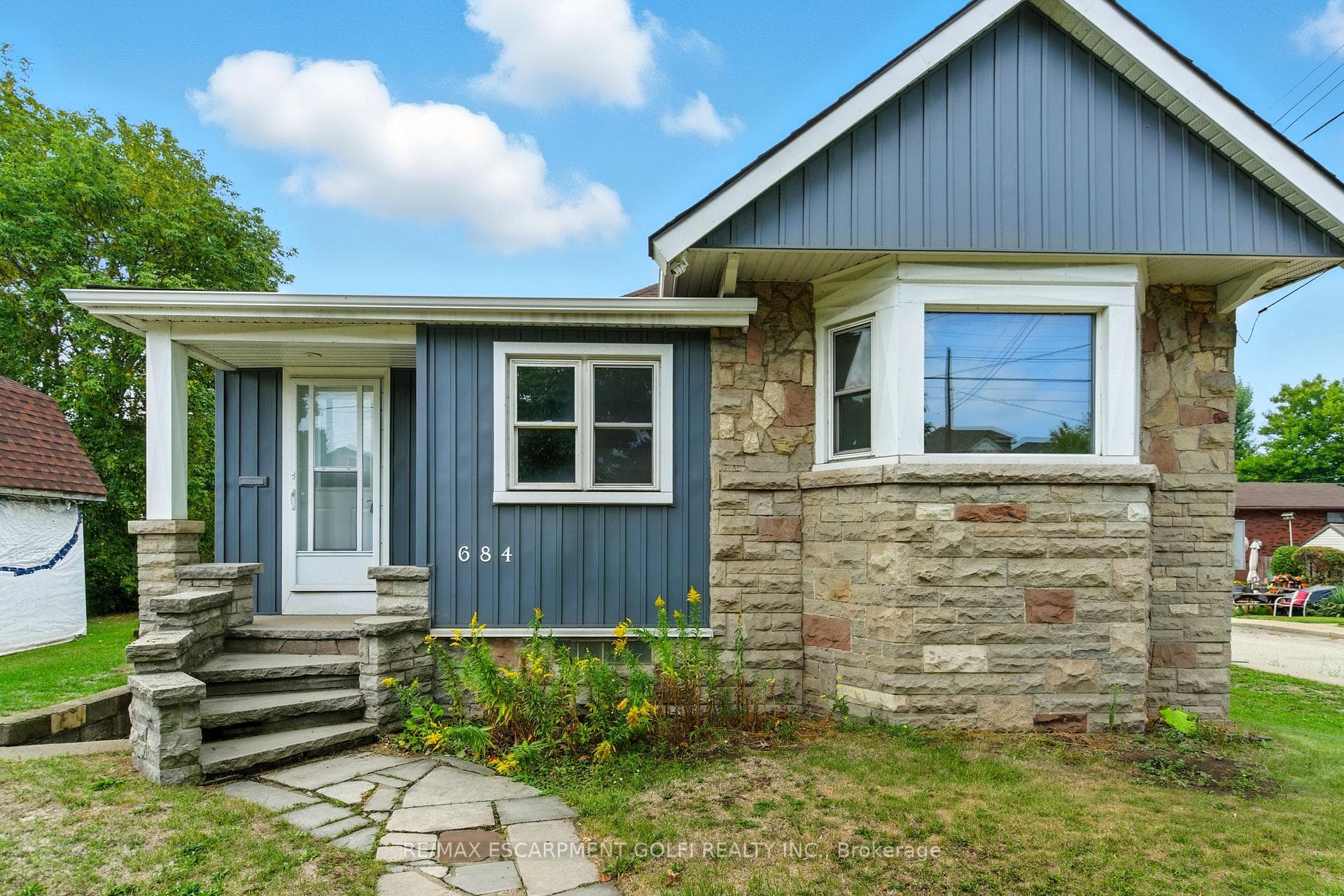 684 Beach Boulevard, Hamilton, ON L8H 6Y4, Hamilton — photo 1