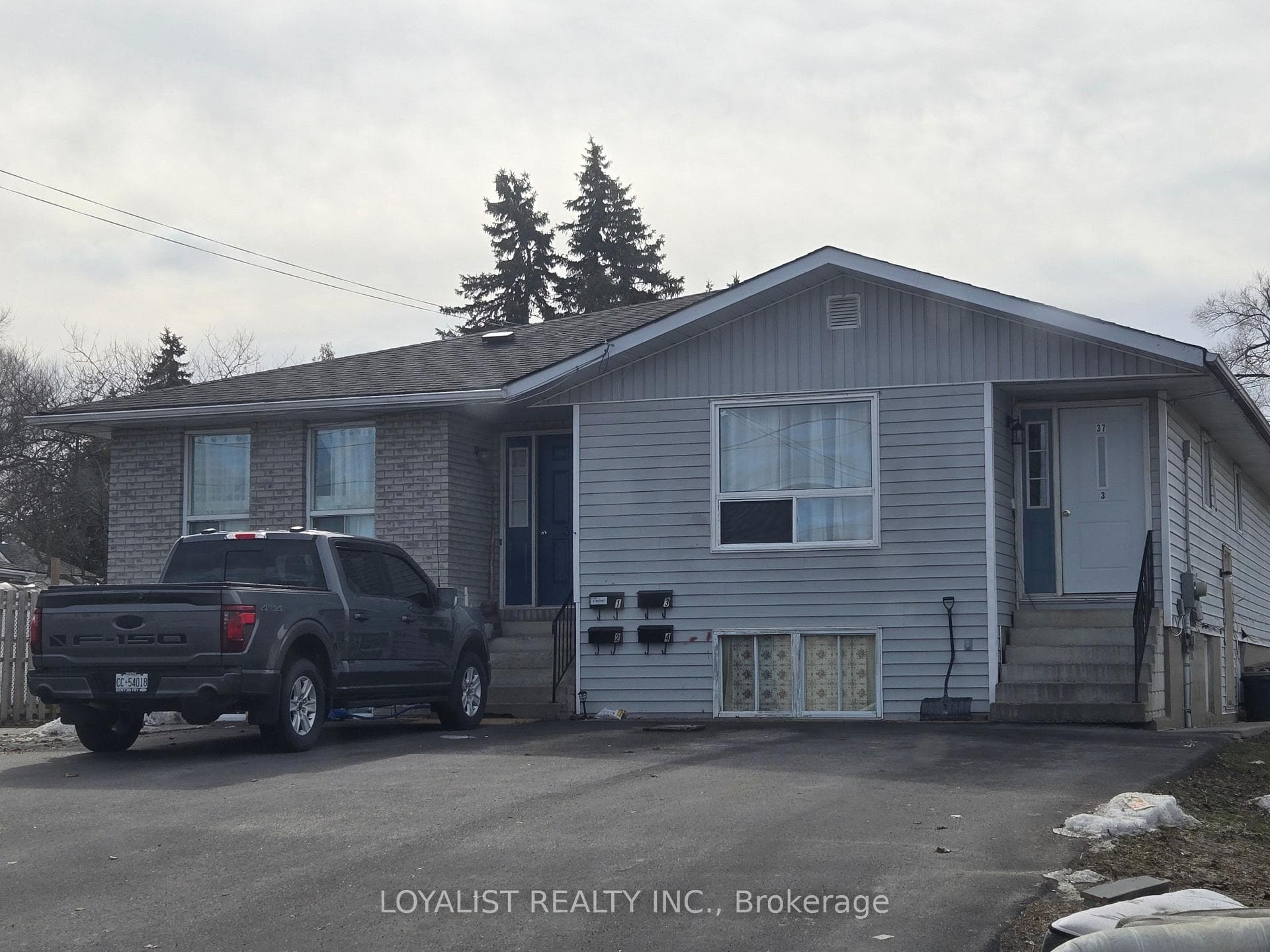 37 Pepper Avenue 1,2,3,4, Belleville, ON K8P 4R2, Belleville — photo 1