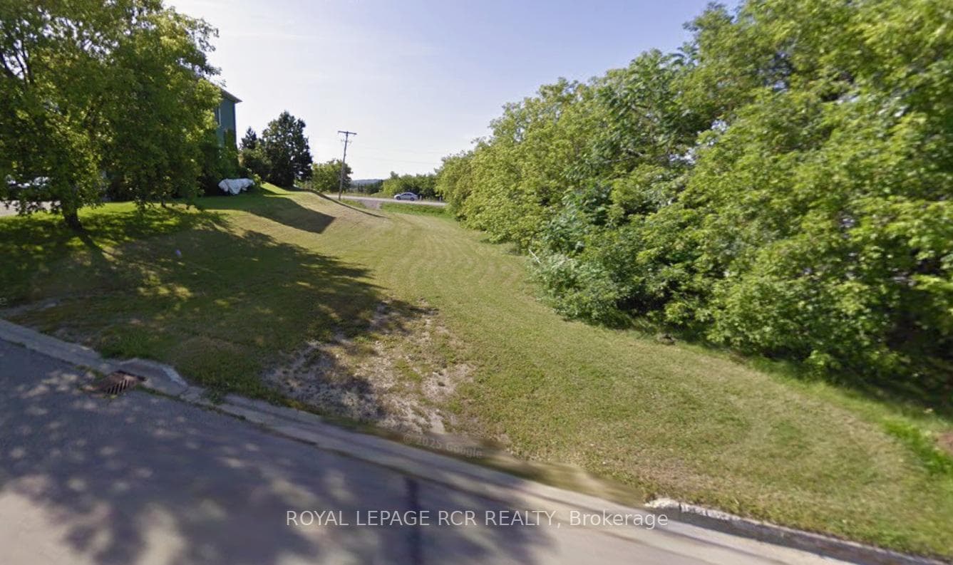 9-11 Annamaria Drive, Georgina, ON L4P 3H8, Georgina — photo 1