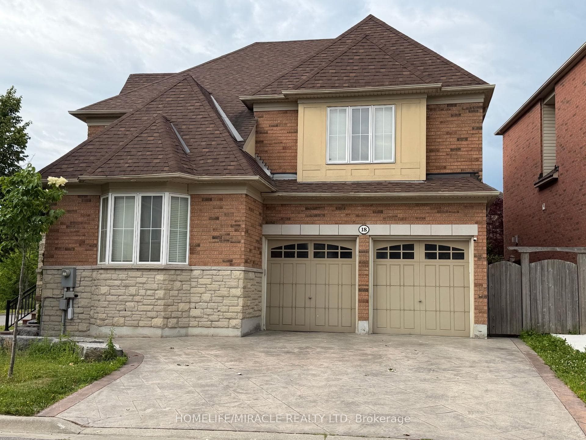 18 Portelli Crescent, Ajax, ON L1Z 0C5, Ajax — photo 1