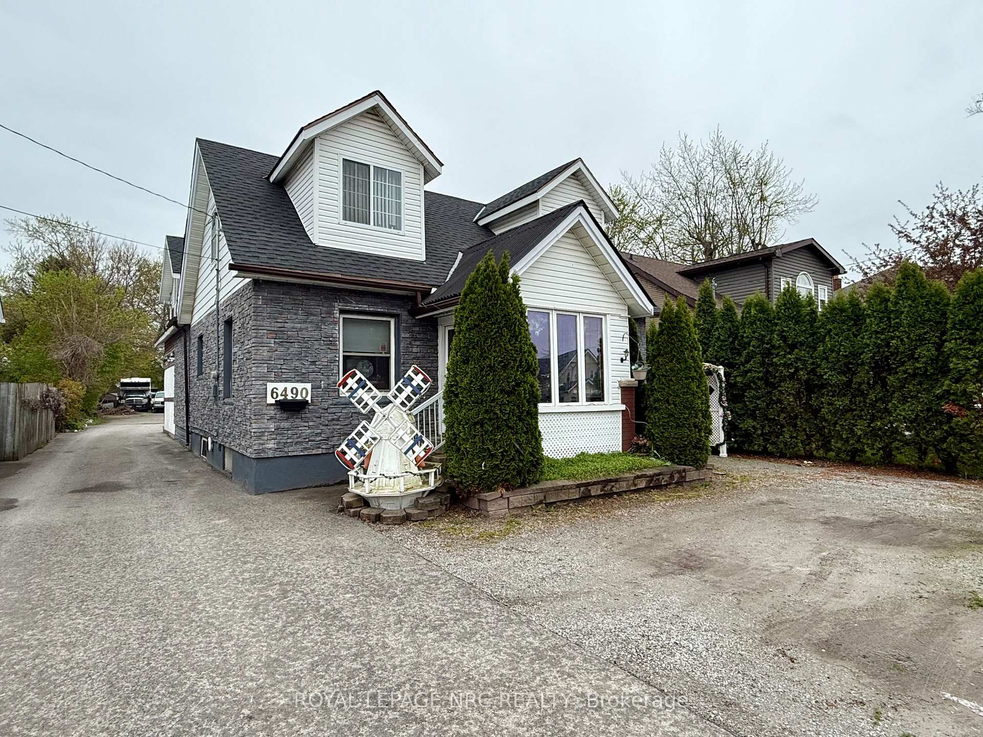 6490 Thorold Stone Road, Niagara Falls, ON L2J 1B3, Niagara Falls — photo 1