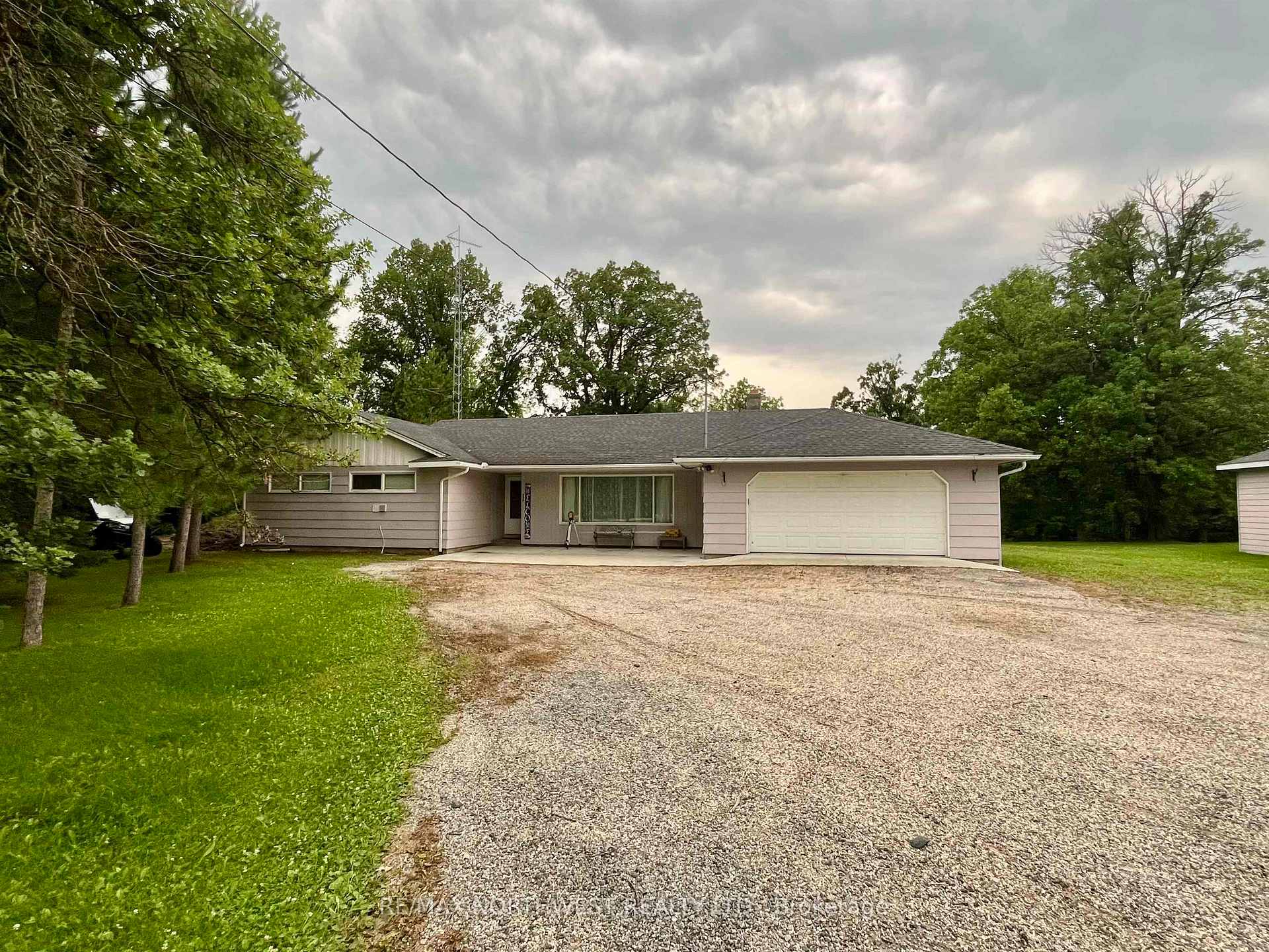 986 HWY 11, Dawson, ON P0W 1K0, Dawson — photo 1