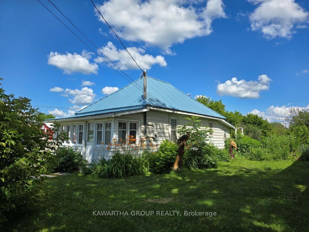 129 Lindsay Street, Kawartha Lakes, ON K0M 1N0, Kawartha Lakes — photo 1