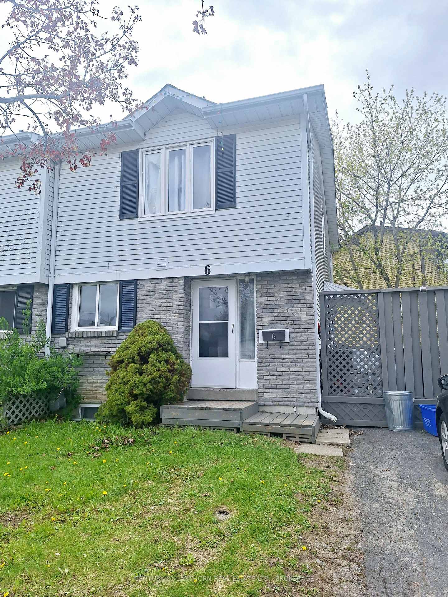 6 Woodstone Crescent, Kingston, ON K7M 6K9