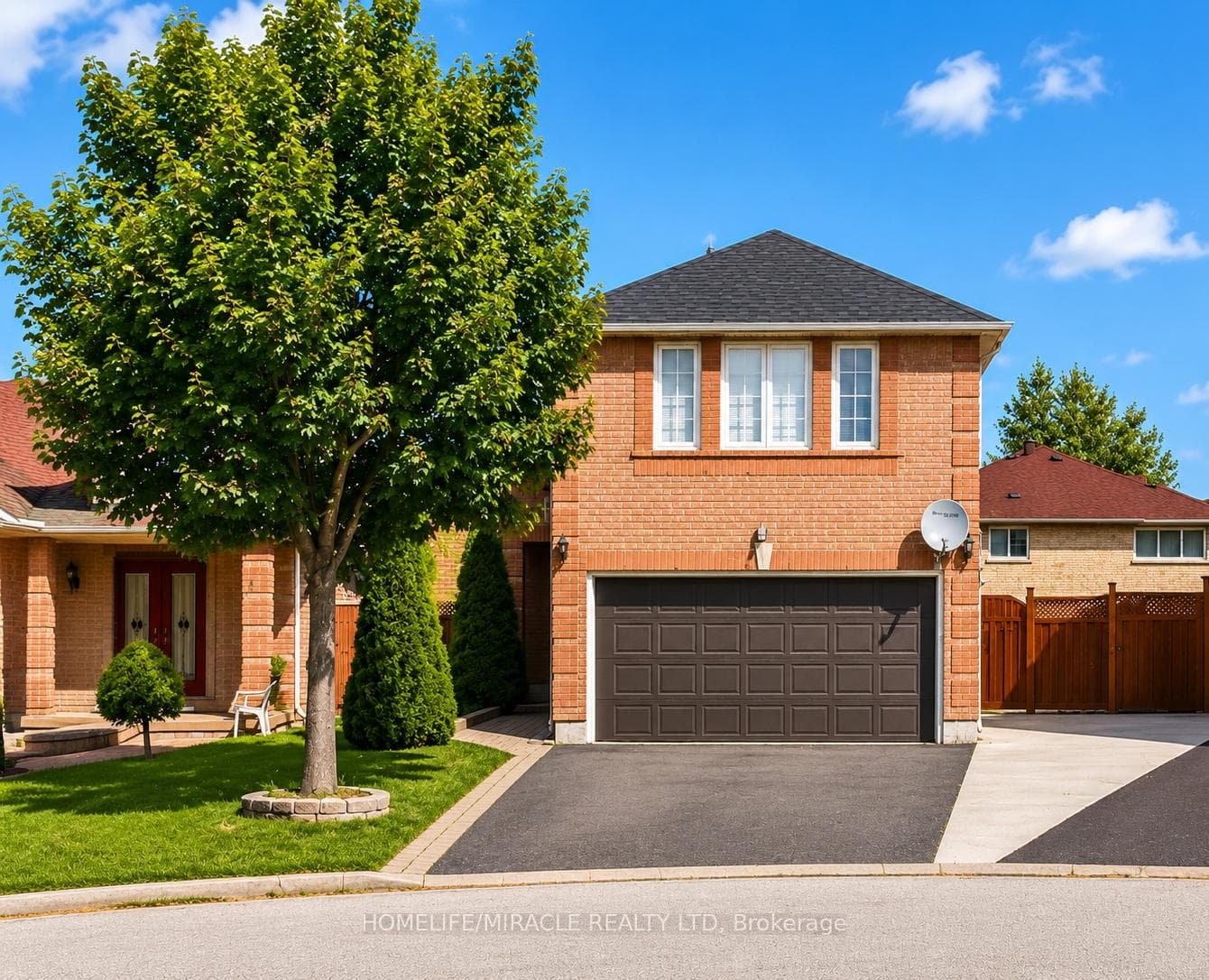 6 Flaming Oak Court, Brampton, ON L6Y 4G5, Brampton — photo 1