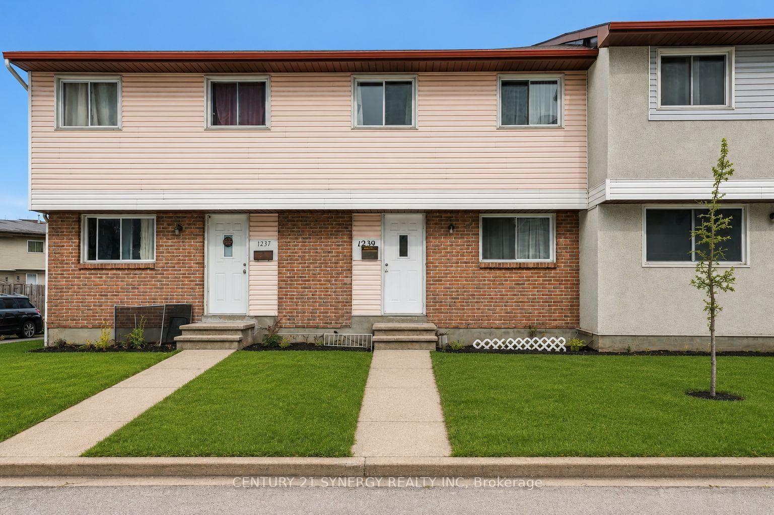 1239 Bowmount Street, Cyrville - Carson Grove - Pineview, ON K1J 8T4, Cyrville - Carson Grove - Pineview — photo 1