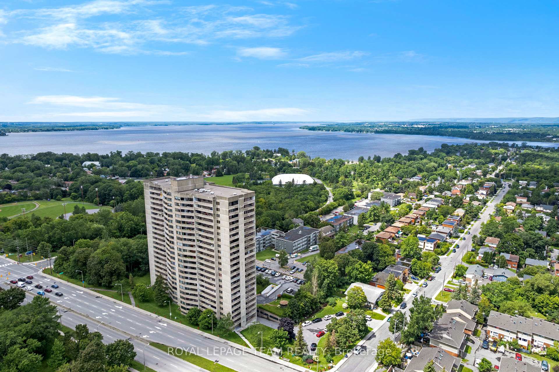 415 Greenview Avenue 1402, Britannia - Lincoln Heights and Area, ON K2B 8G5, Britannia - Lincoln Heights and Area — photo 1