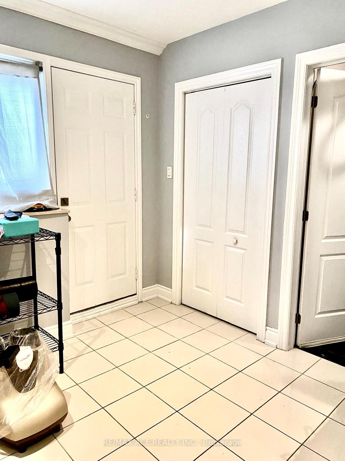 10 Parkdene Court, Toronto, ON M1W 2J3, Toronto E05 — photo 1