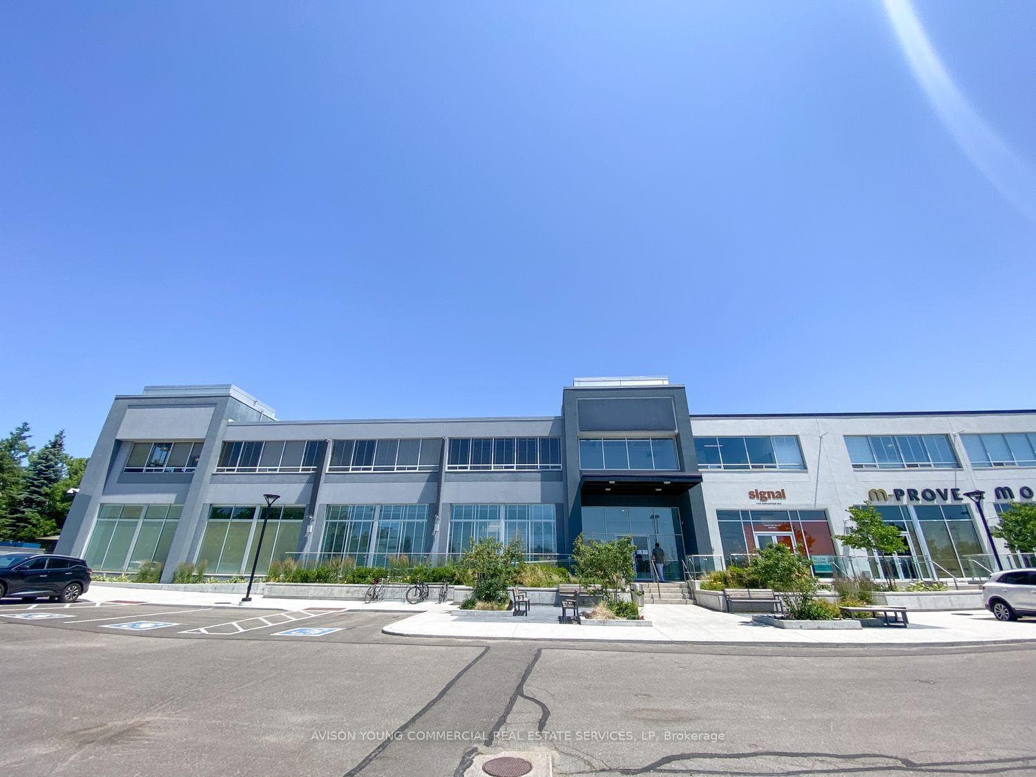 1400 Castlefield Avenue 101, Toronto, ON M6B 4N4, Toronto W04 — photo 1