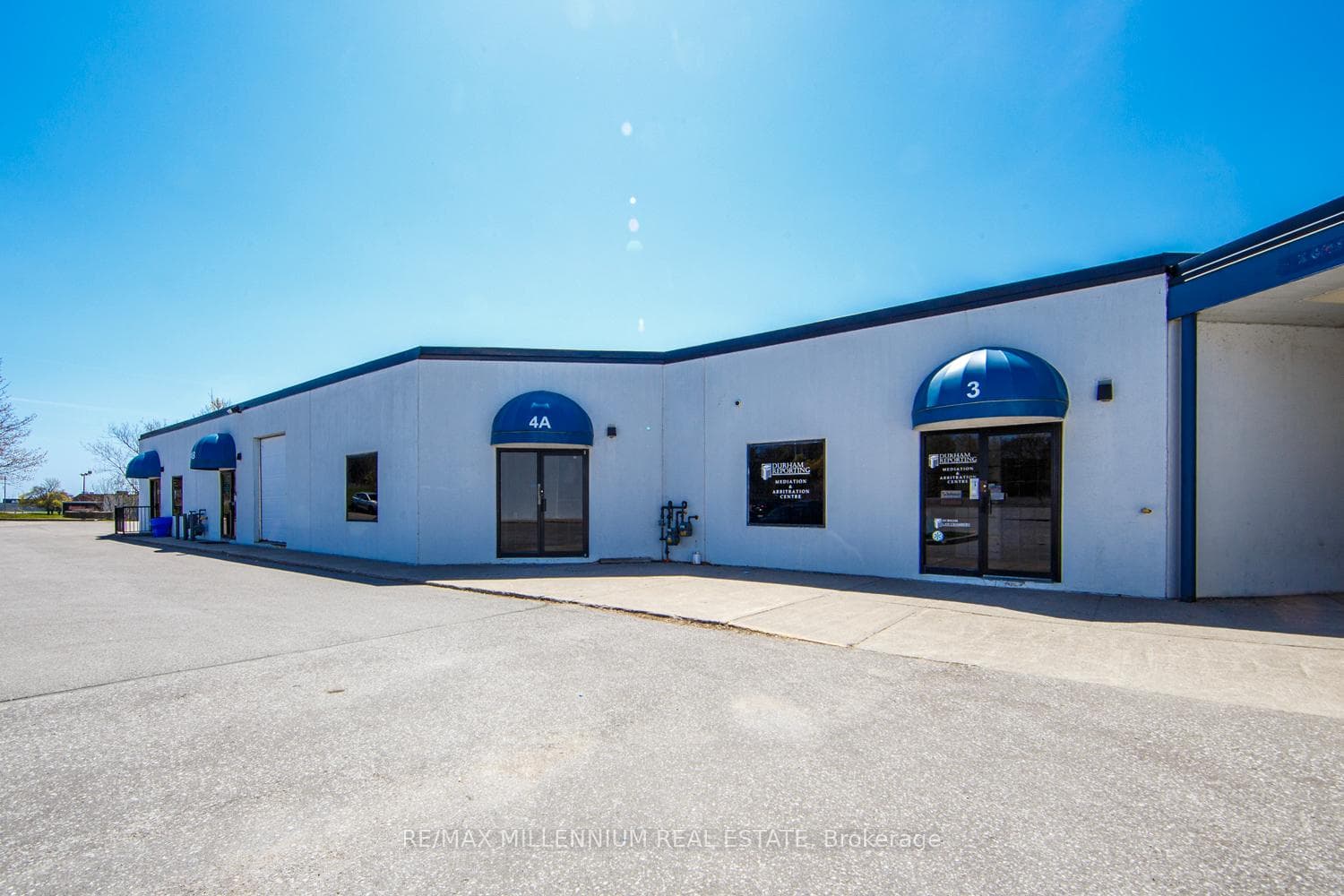 12 Stanley Court 4A, Whitby, ON L1N 8P9, Whitby — photo 1