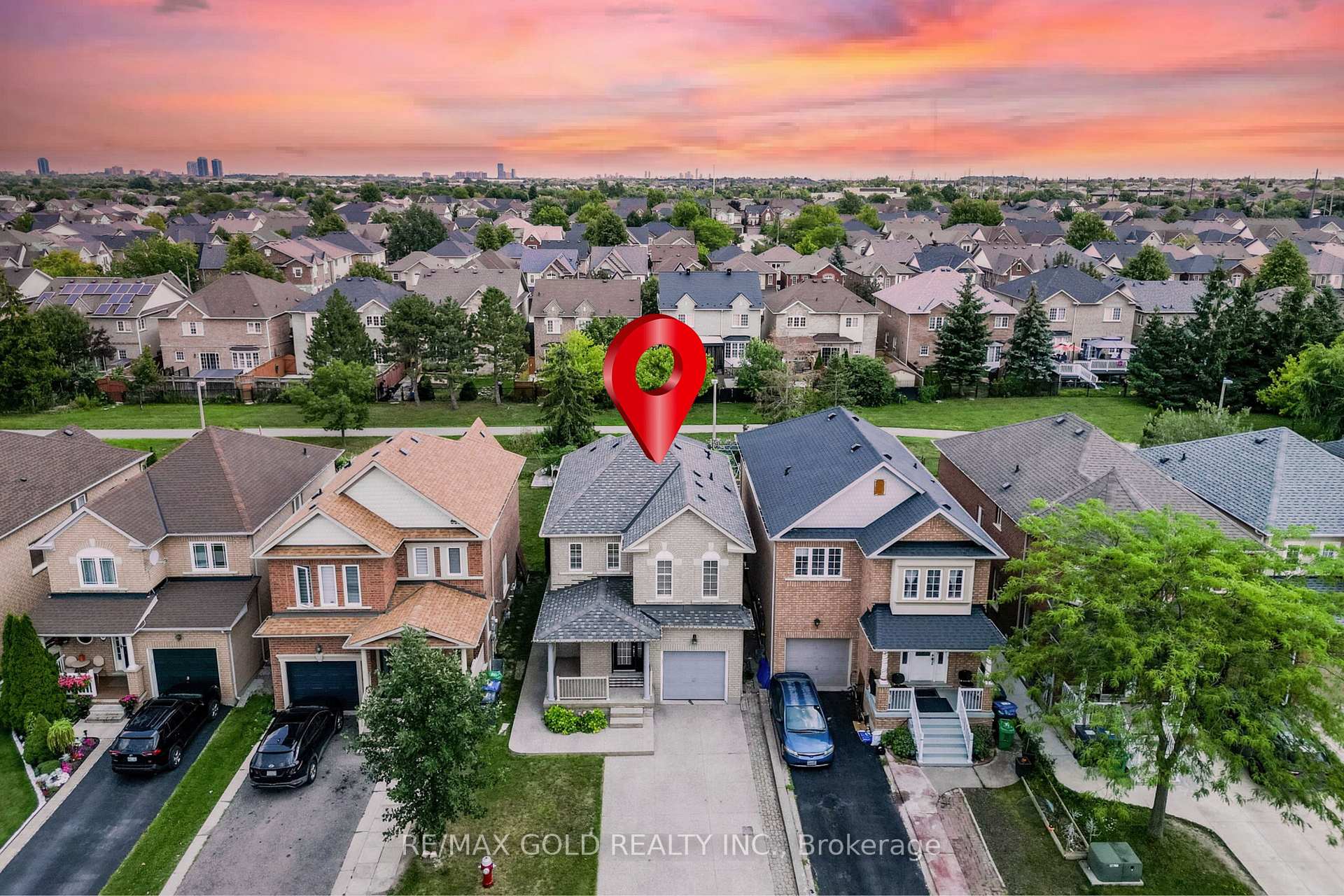 48 Redfinch Way, Brampton, ON L7A 2B2, Brampton — photo 1