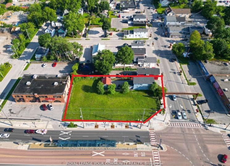 11 Main St (432/438 Davis) E, Newmarket, ON L3Y 3Y1, Newmarket — photo 1