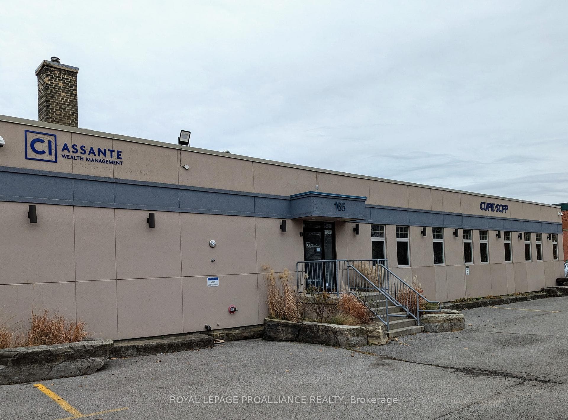 165 Sherbrooke Street 1B, Peterborough, ON K9J 2N2, Peterborough — photo 1