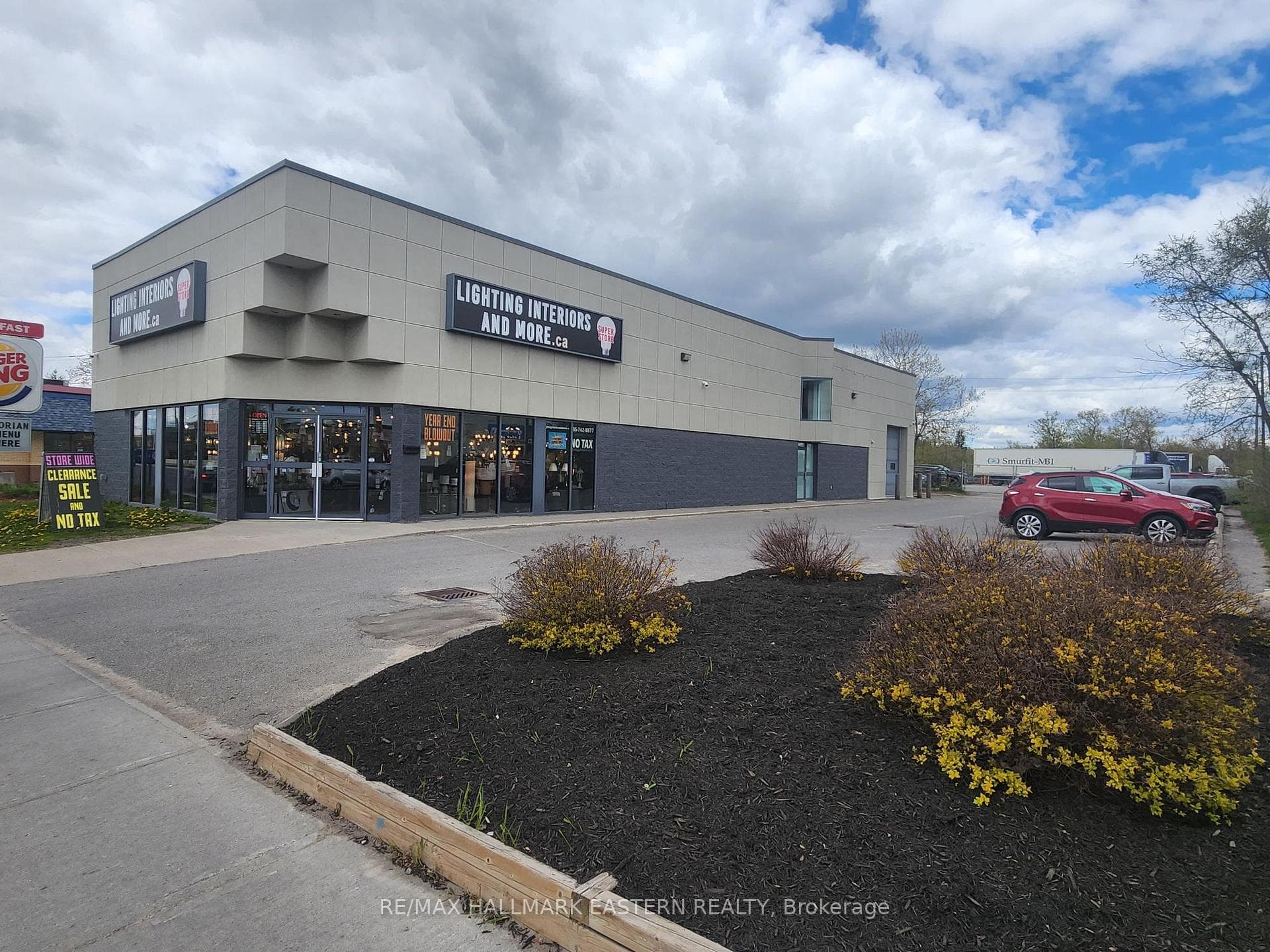 746 Lansdowne Street W, Peterborough, ON K9J 1Z3, Peterborough — photo 1