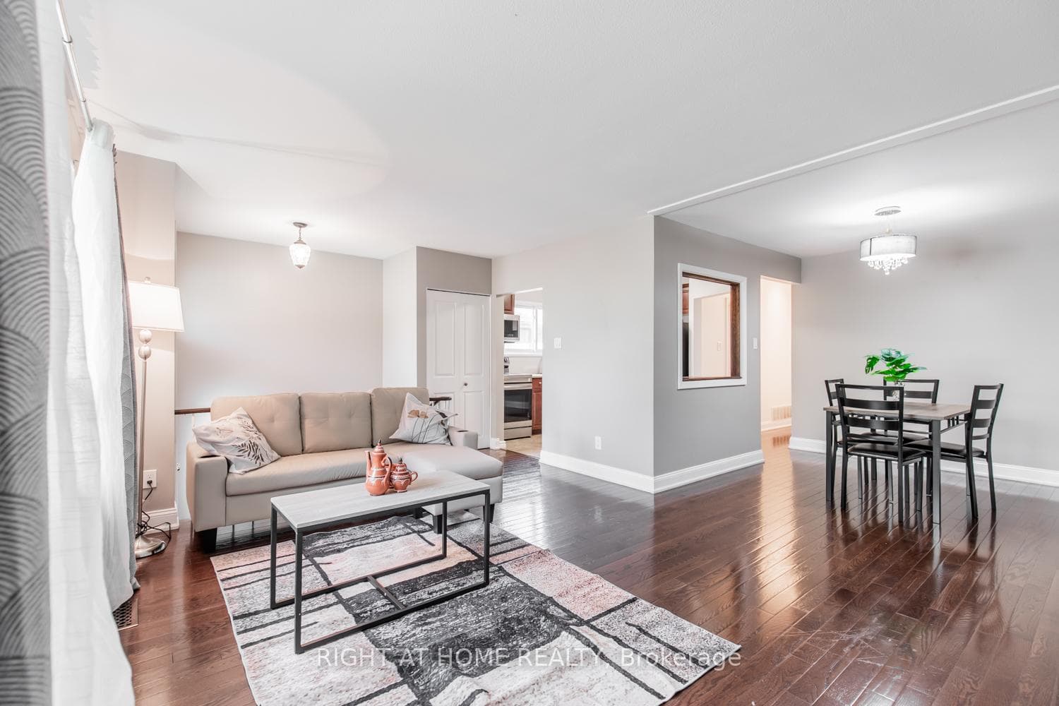 12 Murellen Crescent, Toronto, ON M4A 2K5, Toronto C13 — photo 1