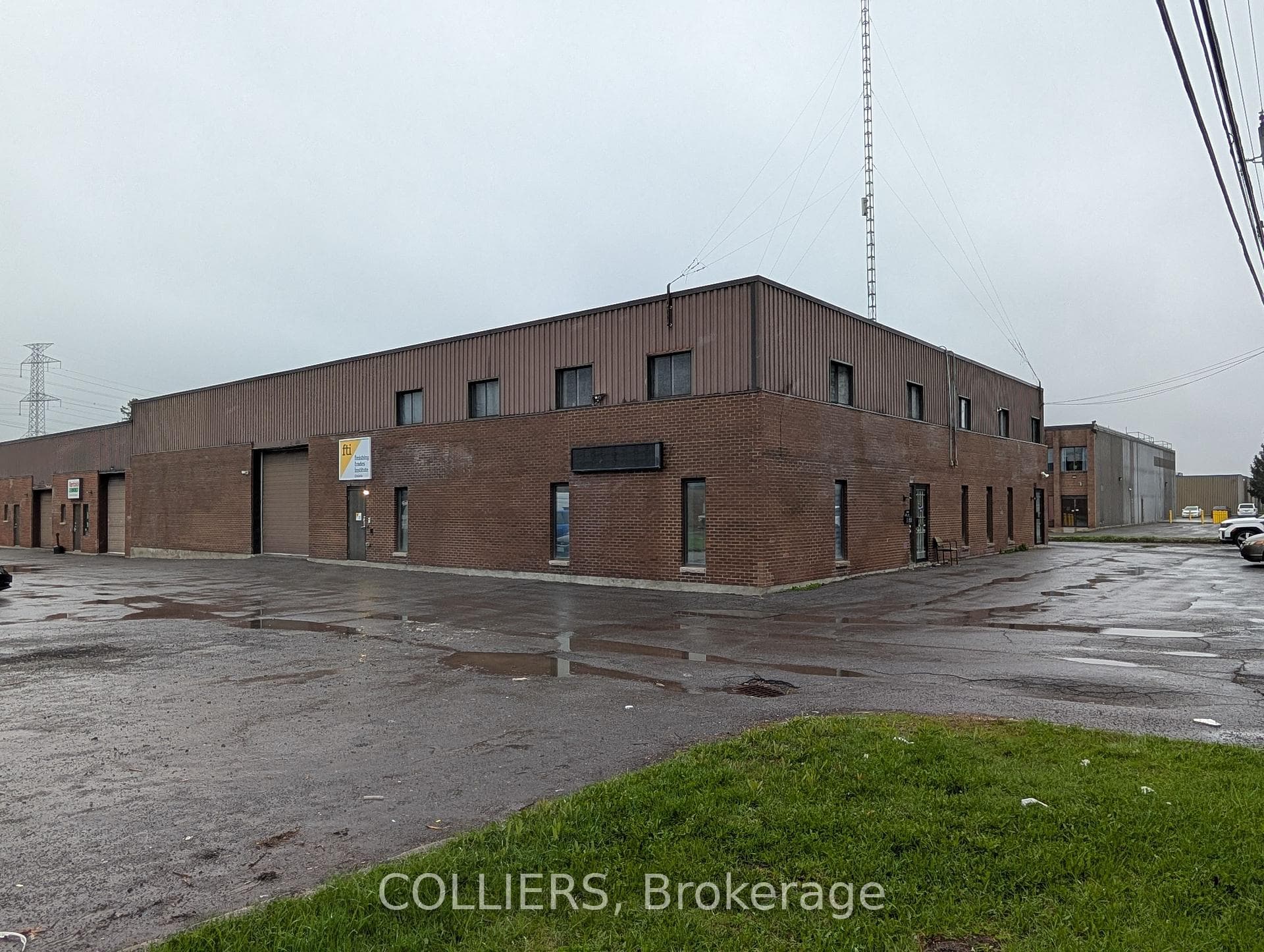 199 Colonnade Road S 4 & 105, Cityview - Parkwoods Hills - Rideau Shore, ON K2E 7K3, Cityview - Parkwoods Hills - Rideau Shore — photo 1