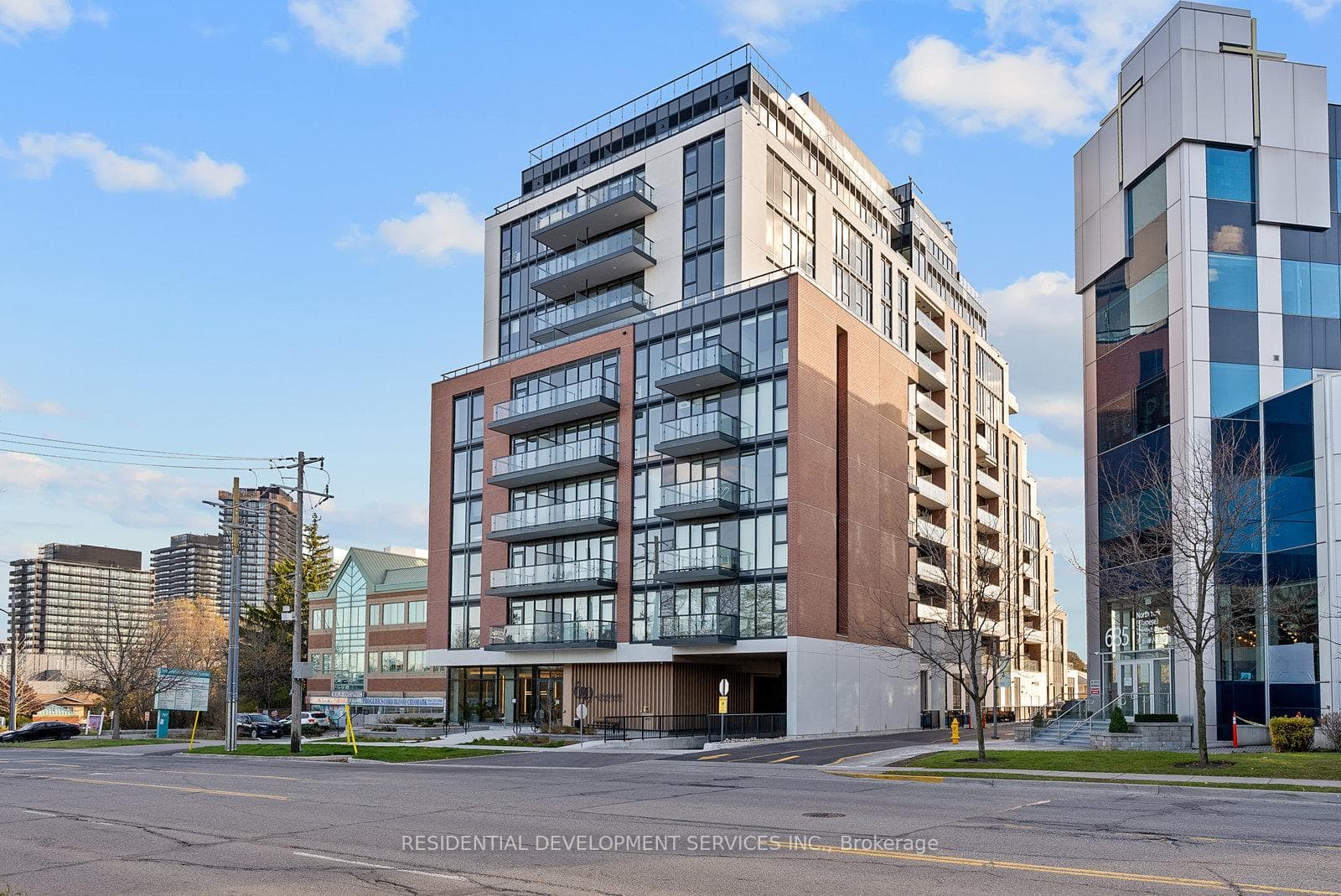 699 Sheppard Avenue E 1007, Toronto, ON M2K 0J5, Toronto C15 — photo 1