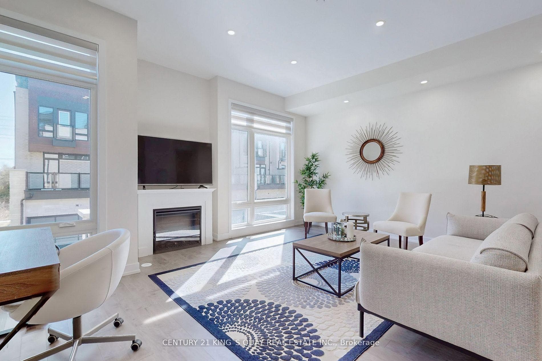 16 Credit Lane, Richmond Hill, ON L4E 1G9, Richmond Hill — photo 1