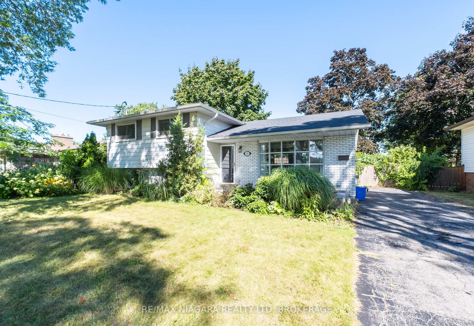 15 Old Oxford Road, St. Catharines, ON L2M 2J7, St. Catharines — photo 1