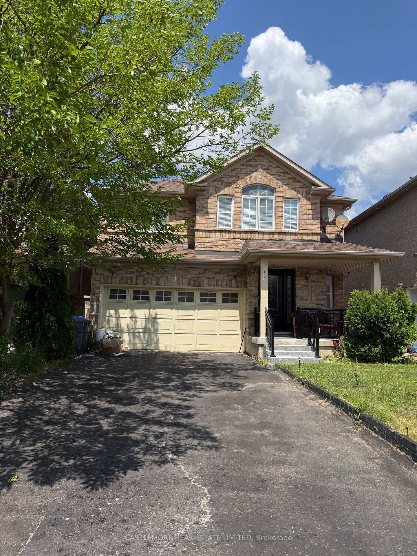 127 Brisdale Drive, Brampton, ON L7A 2H2, Brampton — photo 1