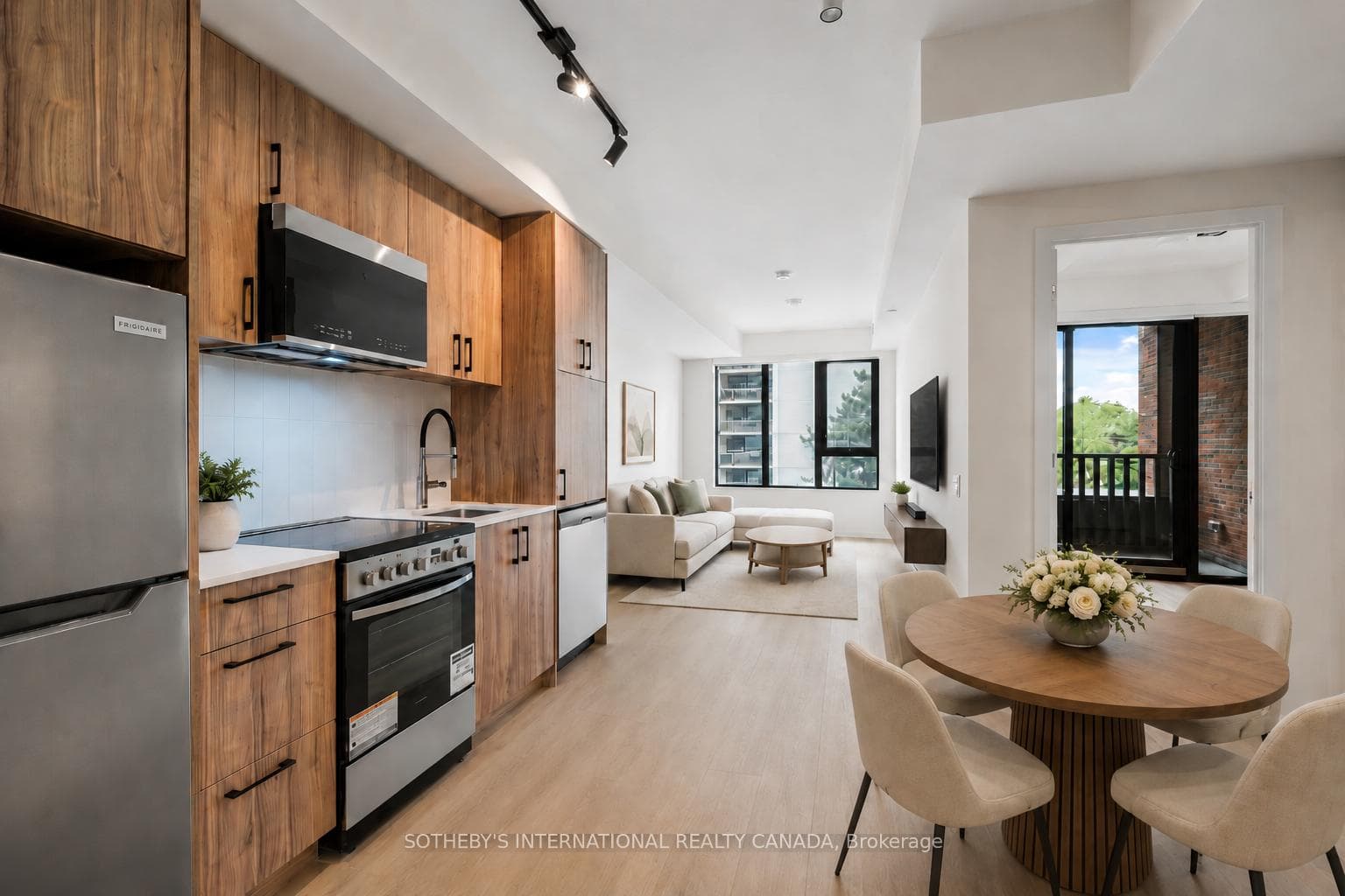 109 Erskine Avenue 308, Toronto, ON M4P 0G8, Toronto C10 — photo 1