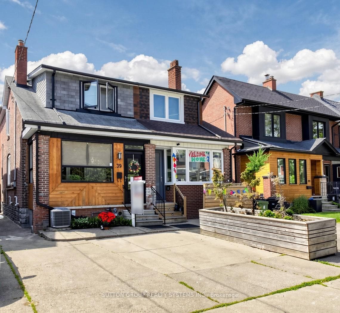 39 Exeter Street, Toronto, ON M6N 1G3, Toronto W03 — photo 1