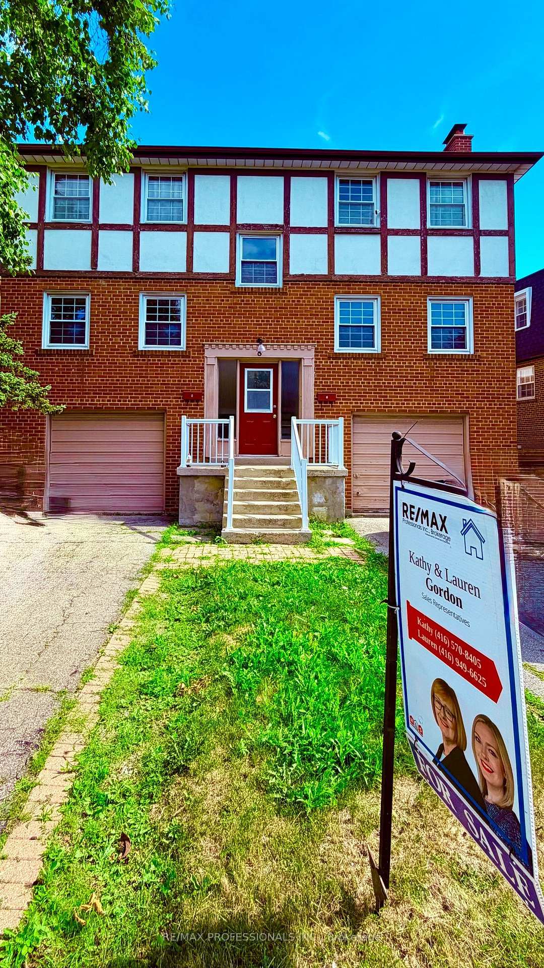 8 Bridesburg Drive, Toronto, ON M9R 2K3, Toronto W09 — photo 1