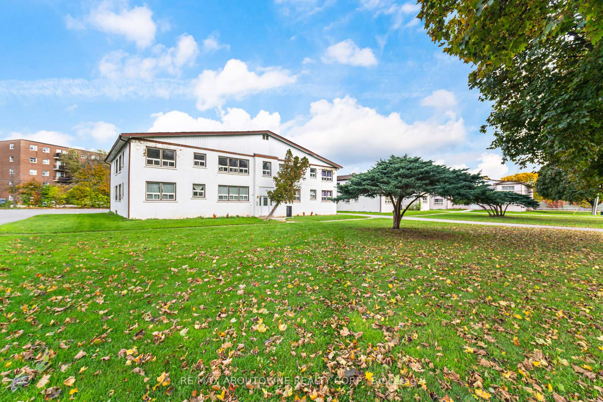 1031 Churchill Avenue E 3, Oakville, ON L6H 1A3, Oakville — photo 1