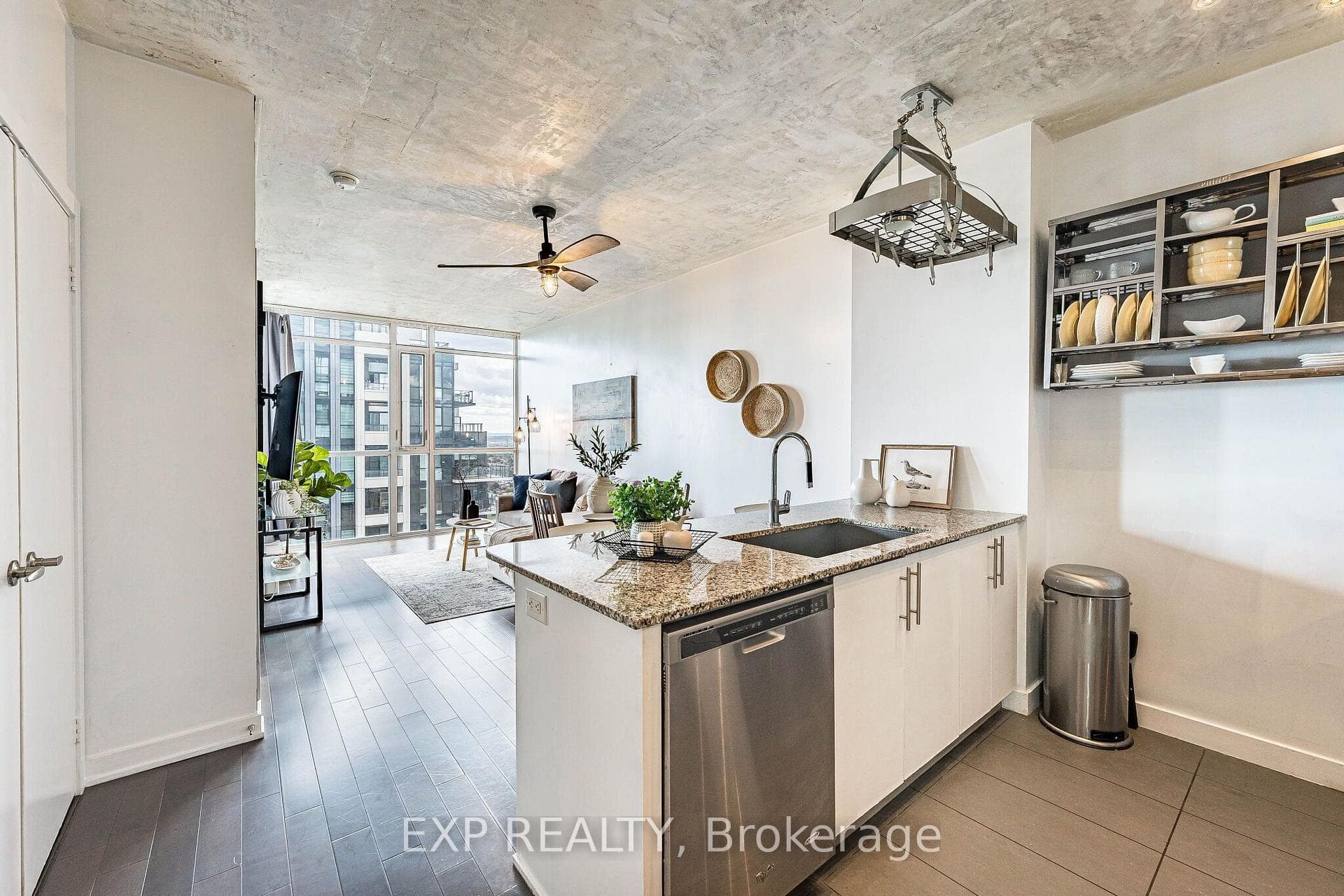4099 Brickstone Mews 2305, Mississauga, ON L5B 0G2