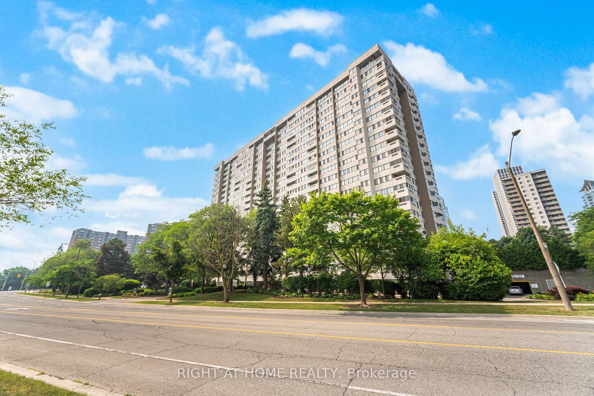 1580 Mississauga Valley Boulevard 301, Mississauga, ON L5A 3T8, Mississauga — фото 1