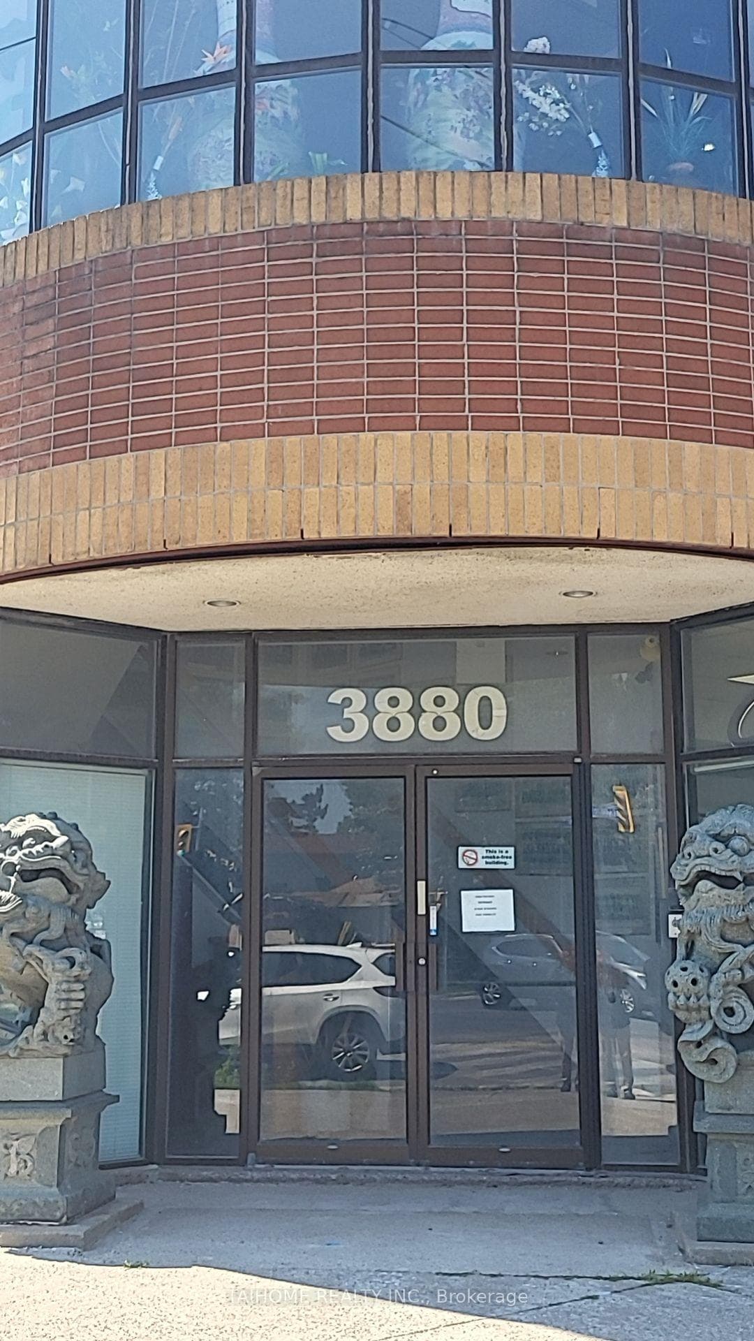 3880 Midland Avenue 05, Toronto, ON M1V 5K4, Toronto E07 — photo 1