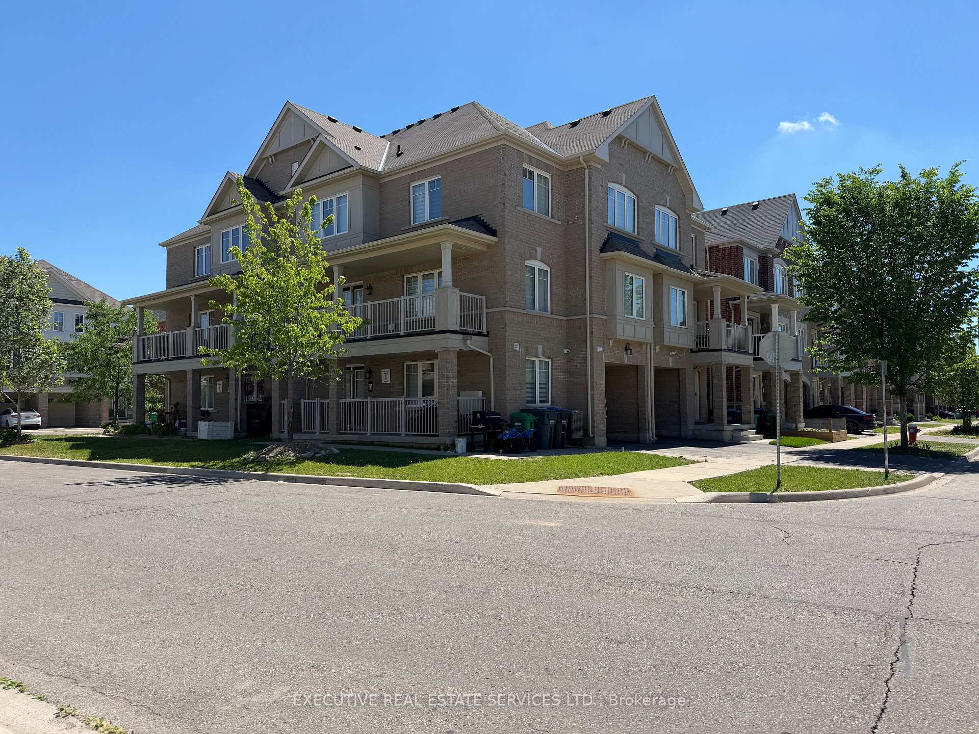13 Golden Springs Drive, Brampton, ON L7A 4N5, Brampton — photo 1