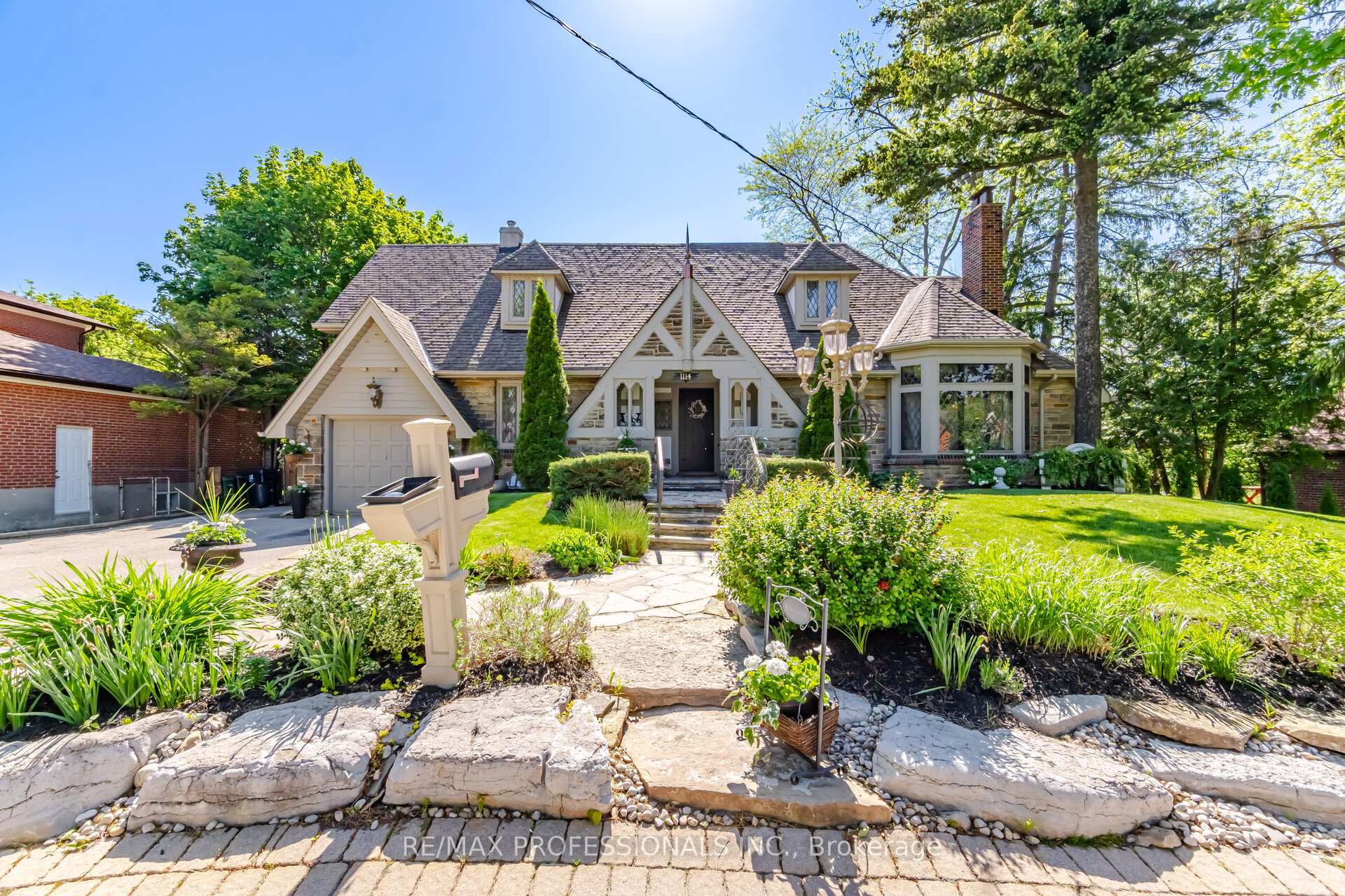 1114 Kipling Avenue, Toronto, ON M9B 3M5, Toronto W08 — photo 1