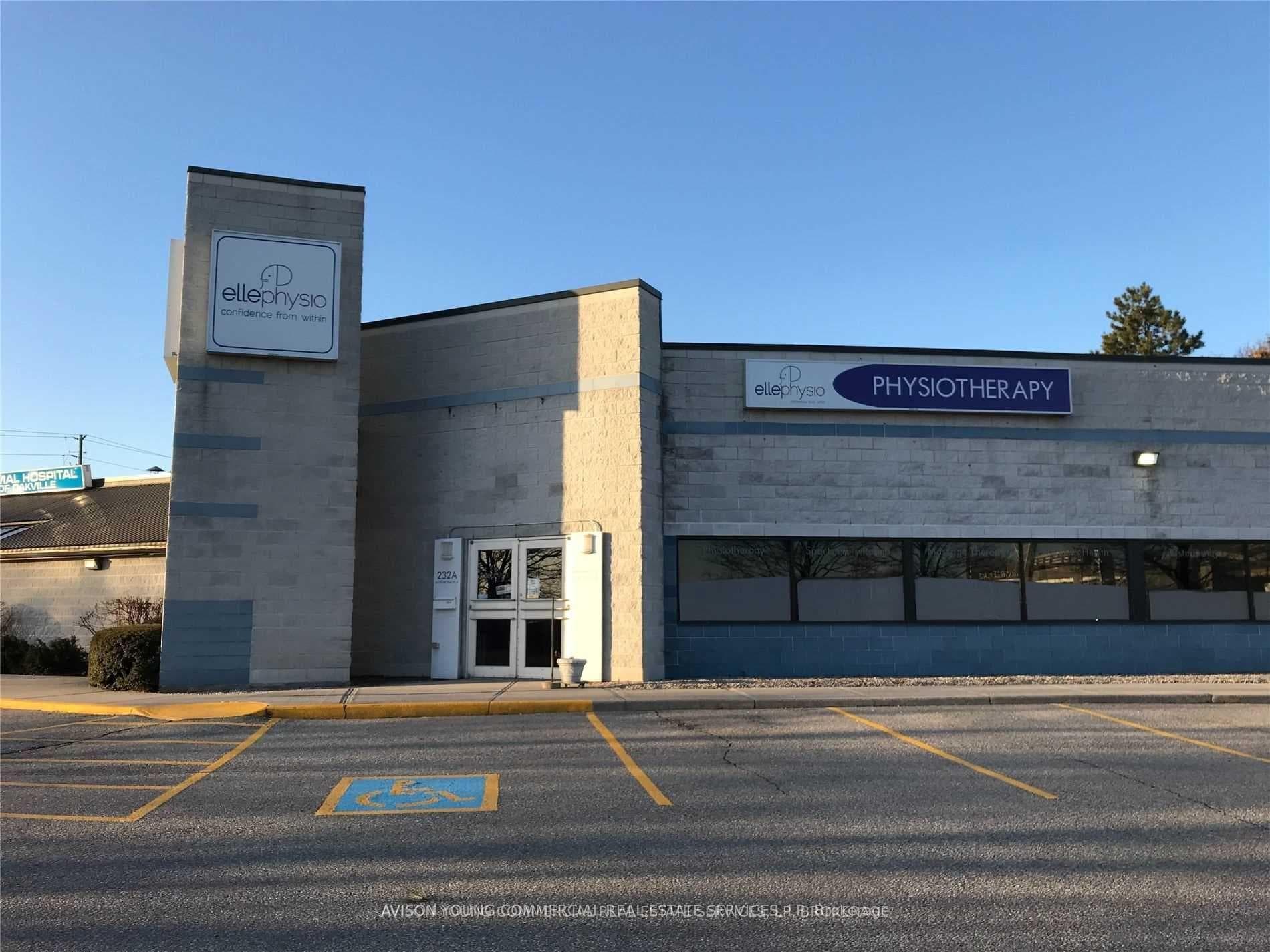 232 South Service Road E, Oakville, ON L6J 2X5, Oakville — photo 1