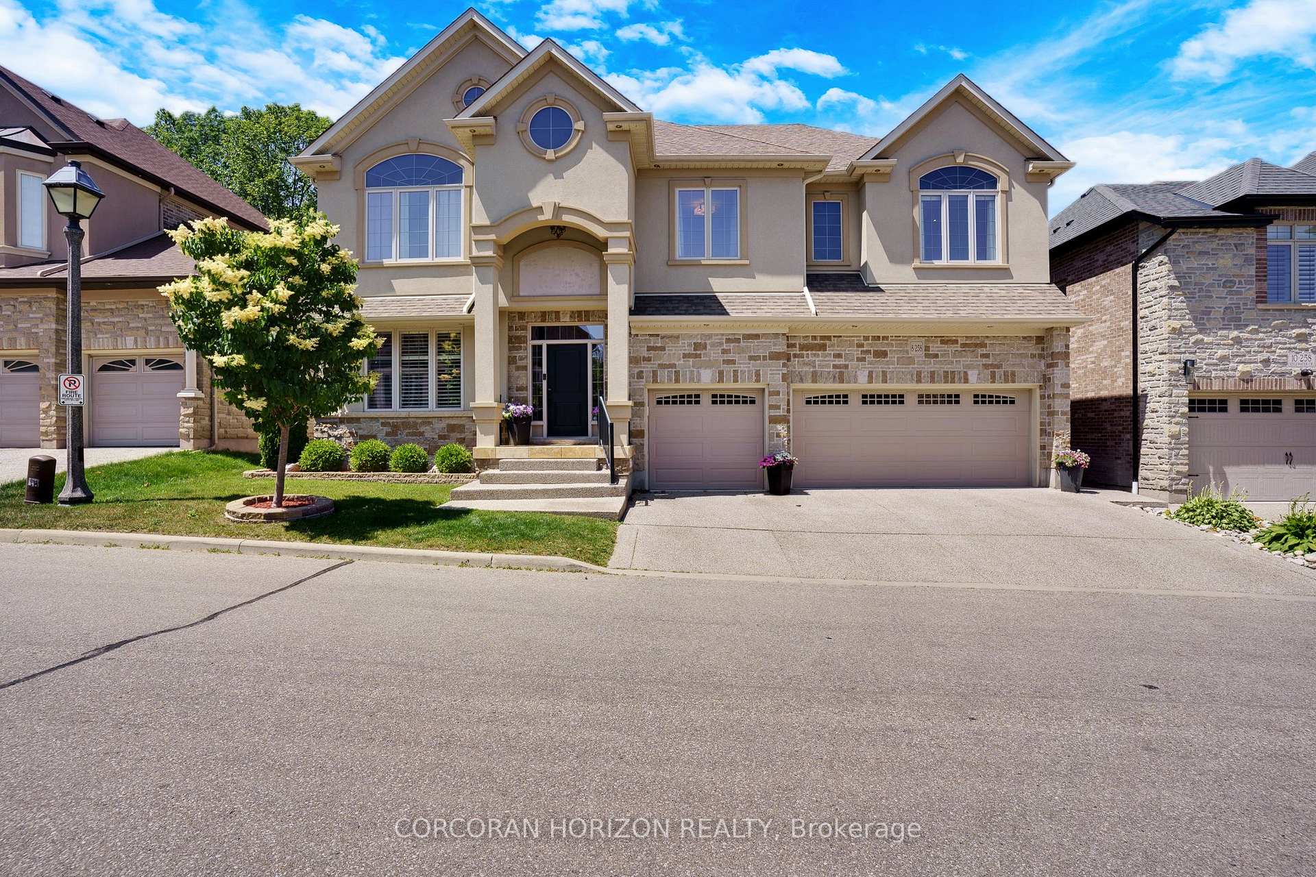 258 Edgewater Crescent 8, Kitchener, ON N2A 4M2, Kitchener — photo 1