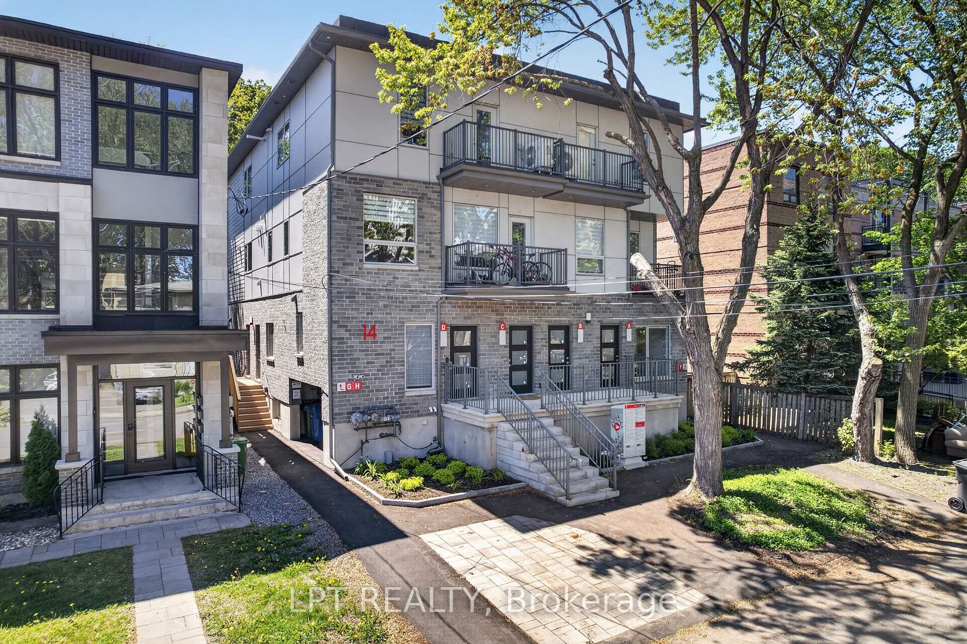 14 Stevens Avenue, Vanier and Kingsview Park, ON K1K 1K5, Vanier and Kingsview Park — photo 1