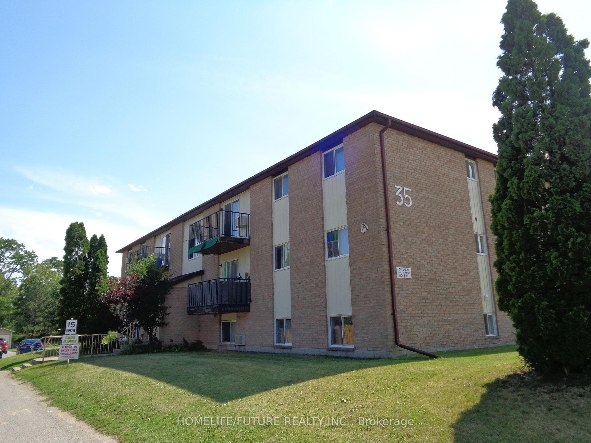 35 Union Street, Belleville, ON K8P 2B5, Belleville — photo 1