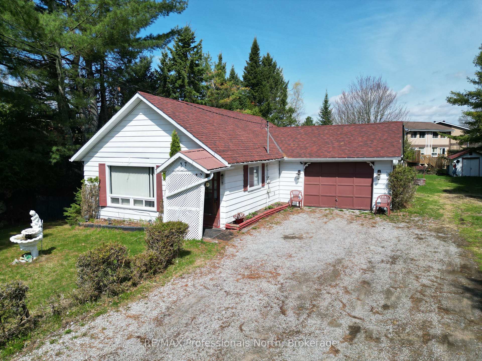 37 Prince Street, Minden Hills, ON K0M 2K0, Minden Hills — photo 1