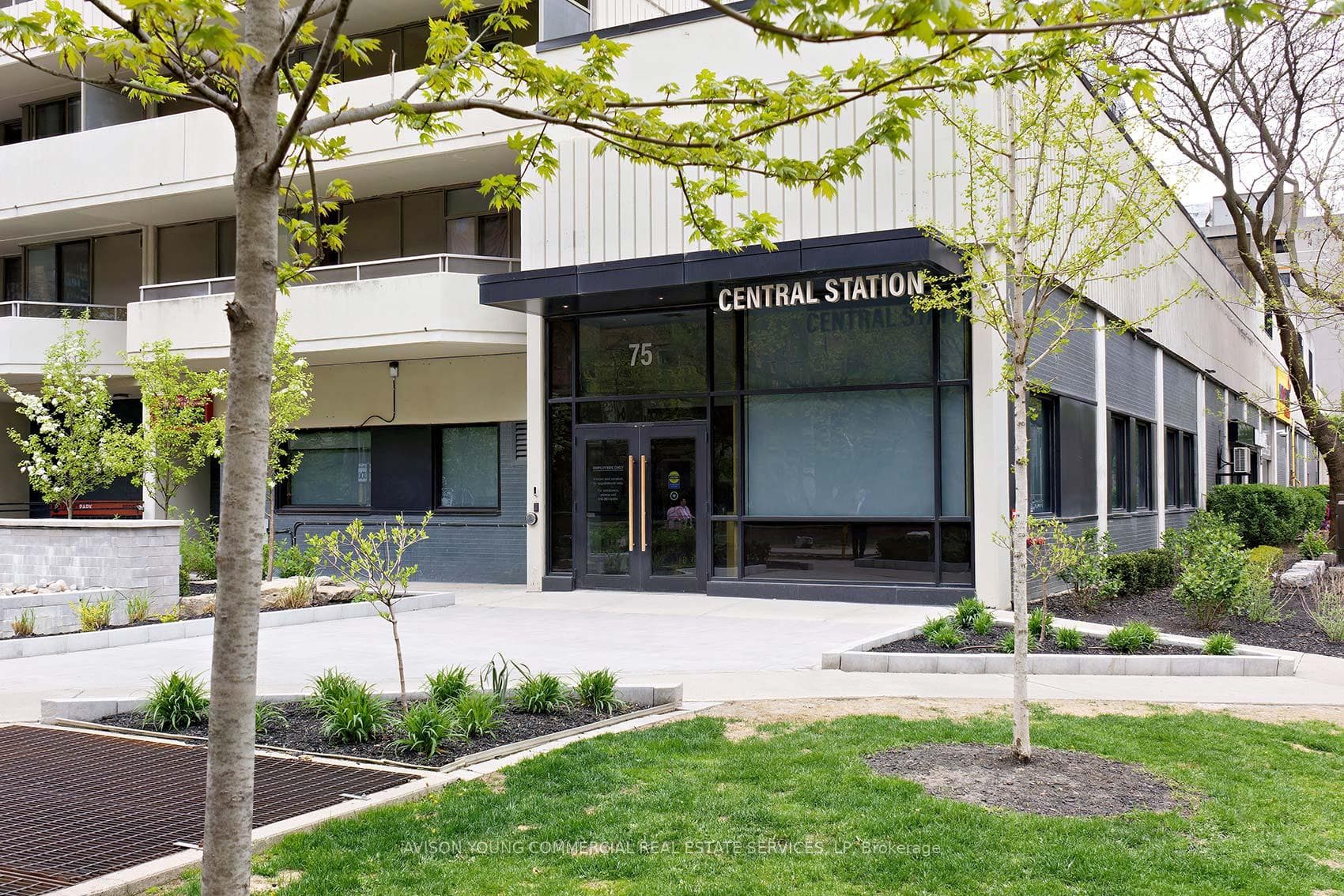 75 Huntley Street, Toronto, ON M4W 3J6, Toronto C08 — photo 1