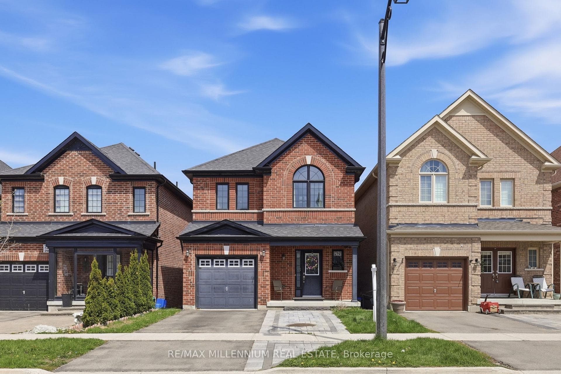 296 Miller Park Avenue, Bradford West Gwillimbury, ON L3Z 0Y1, Bradford West Gwillimbury — photo 1