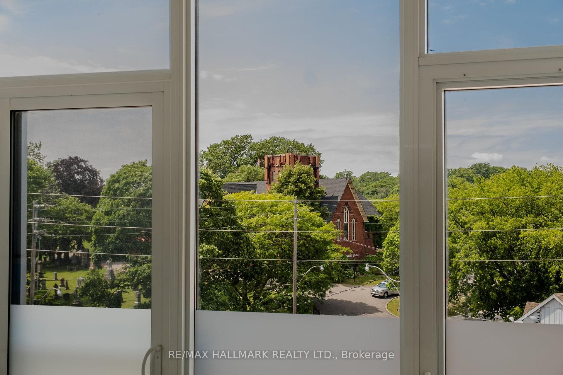 60 Haslett Avenue 404, Toronto, ON M4L 0A9, Toronto E02 — photo 1