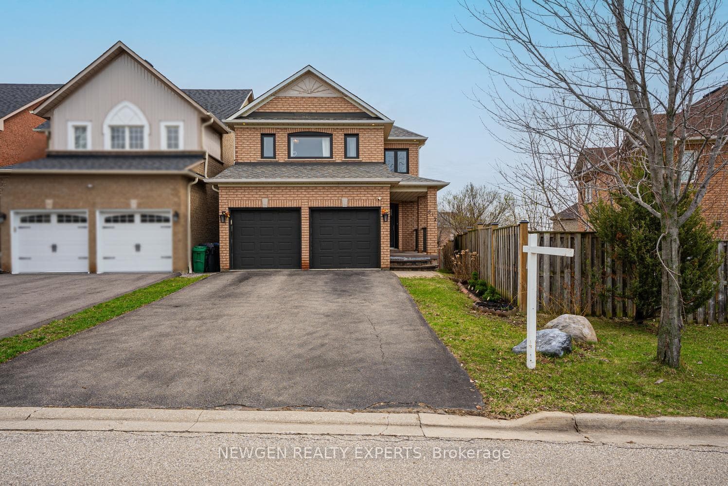 812 Knotty Pine Grove, Mississauga, ON L5W 1K5, Mississauga — photo 1