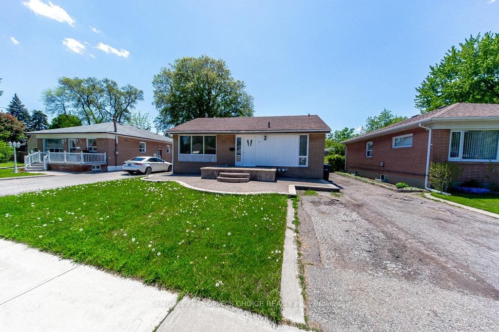 115 Mcmurchy Avenue S, Brampton, ON L6Y 1Z1, Brampton — photo 1
