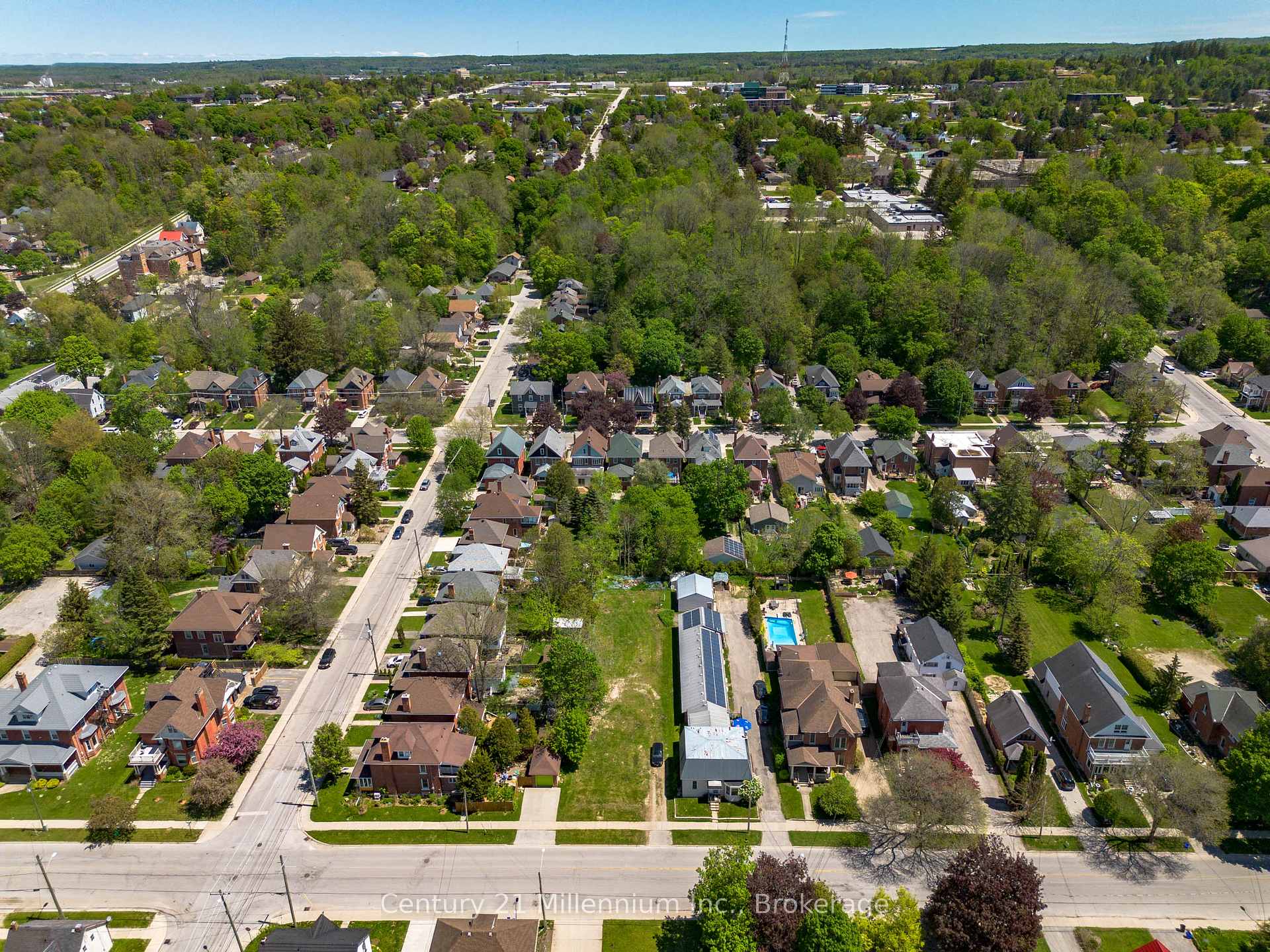 679 3RD Avenue E, Owen Sound, ON N4K 2K2, Owen Sound — photo 1