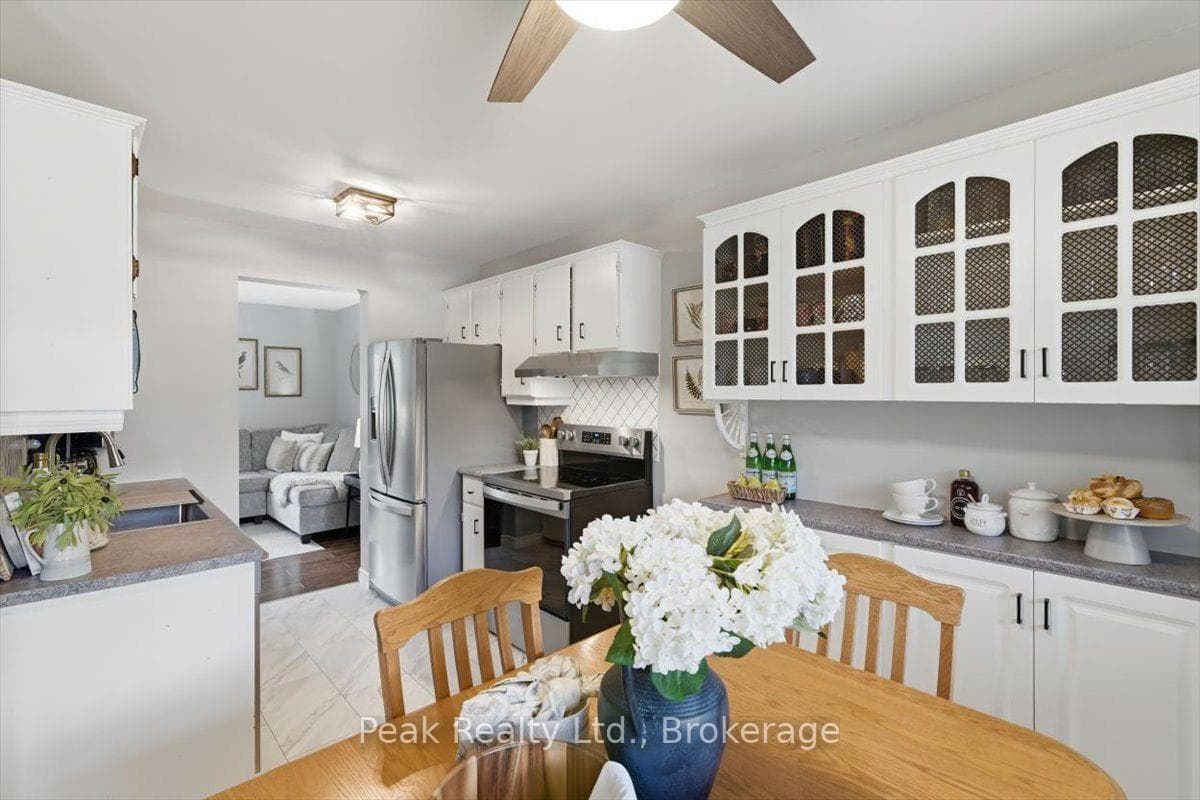 1673 Applewood Crescent, Peterborough, ON K9K 1N3, Peterborough — photo 1