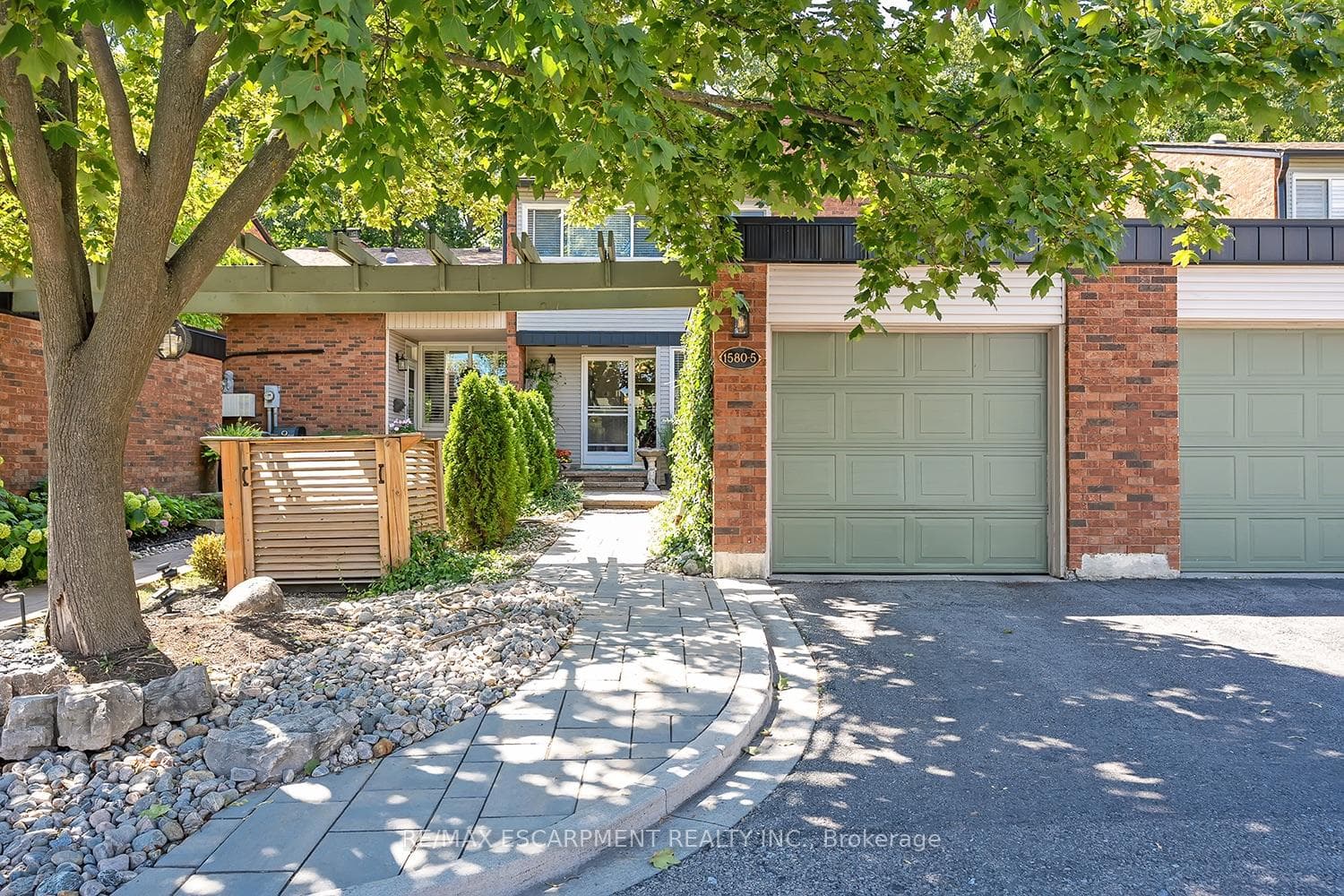 1580 Kerns Road 5, Burlington, ON L7P 3A7, Burlington — photo 1